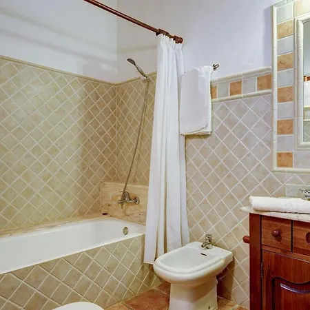 Sleeps 6 Pool Air Con Wifi Pollenca
